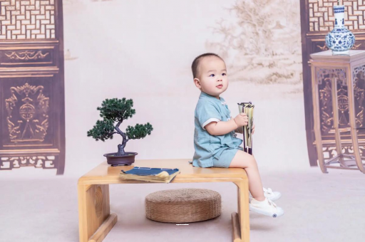 肥城宝宝眼睛肿是什么原因